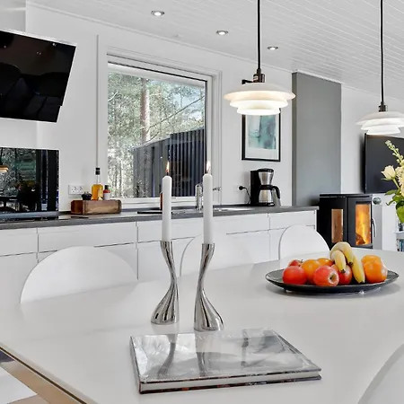 Amazing In Aakirkeby With Wifi